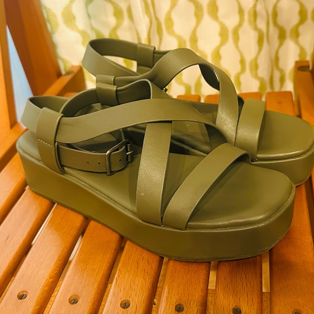 AE Strappy Y2K Platform Sandals Olive American Eagle